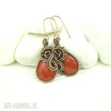 Kolczyki z jaspisem - wire wrapping z oksydowanej miedzi na prezent