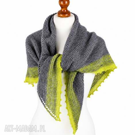 Szara chusta z limonkowym wykończeniem - handmade