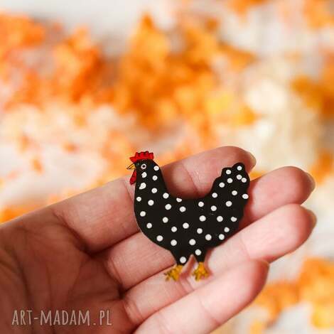 broszka z kurką rysią drobiazg do prezentu biżuteria kurą słodka