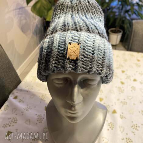 Ciepła niebieska czapka smerfetka robiona na drutach - handmade