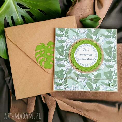 Kartka handmade z okazji przejścia na emeryturę - ekokraft, drewniany guzik, jutowy sznurek