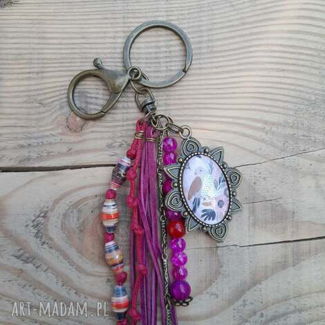 brelok do kluczy w stylu boho z kaboszonem - pink bird charm, prezent dla niej