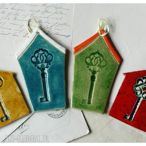 Zestaw 4 zawieszek z kluczem - ceramika handmade na prezent