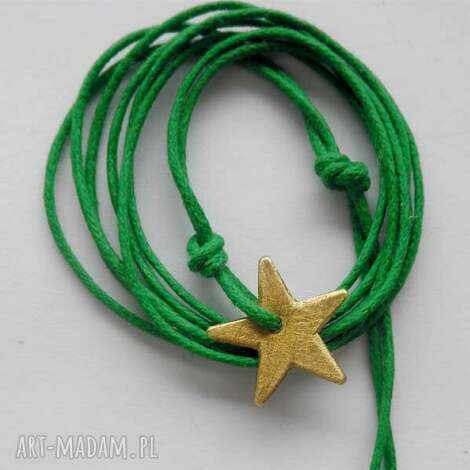 Gwiazdka wisiorek handmade z matowego mosiądzu - zielony sznurek