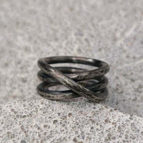 Kuty pierścionek srebrny 925 - oksydowany handmade