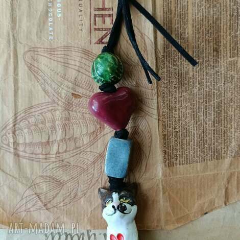 Brelok z czarno-białym kotem - ceramiczny handmade