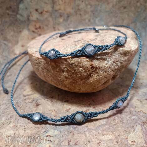 Trio z labradorytem w mikro makramie: bransoletka i choker