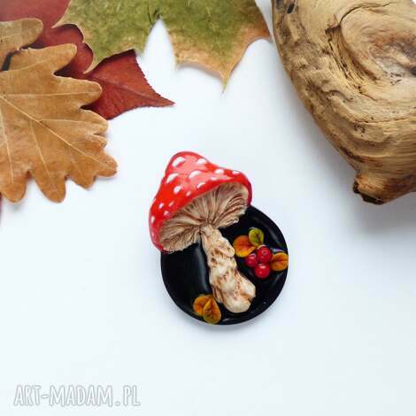 broszka muchomor z koralami (leśne skarby, jesień amanita, grzyby, biżuteria)