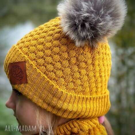 zestaw: bawełniana czapka dla dziecka z dwoma pomponami i komin musztarda