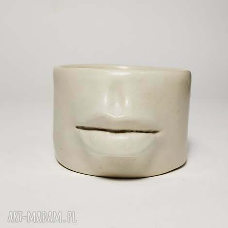 kubek z ustami ceramika artystyczna rzeźba użytkowa, interior design, wystrój