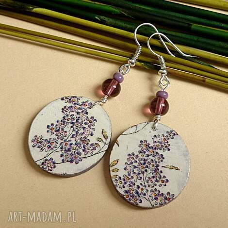 Sureau - kolczyki decoupage z drewna Judith Bijoux, posrebrzane bigle (ok. 5 cm)