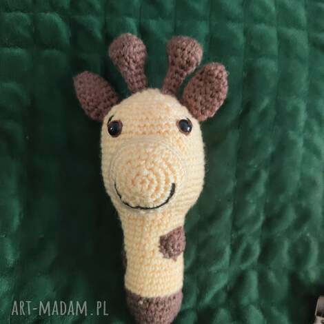 ręcznie robiona grzechotka żyrafa, grzechotka szydełkowa, rękodzieło