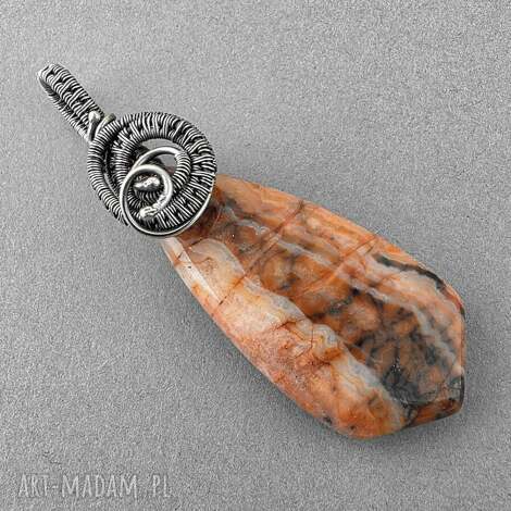 Wisiorek Jala z agatu w oksydowanym srebrze - łososiowy róż (wire wrapping)