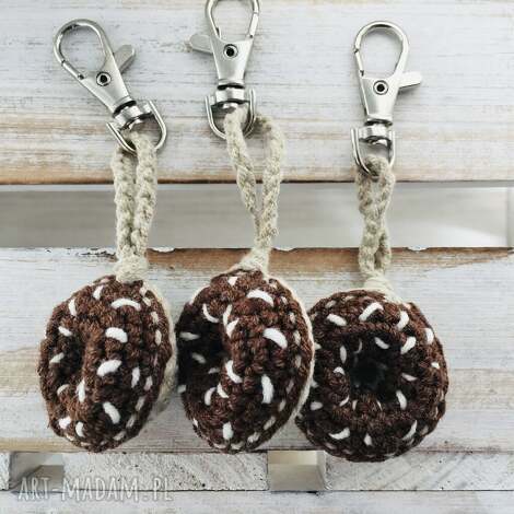 breloczek zawieszka szydełkowy pączek donut szydełkowe