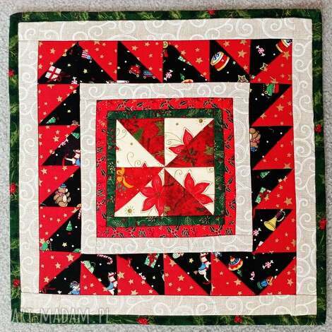 Świąteczna mata serwetka patchwork Mikołajki na stół wigilijny 38x38 cm