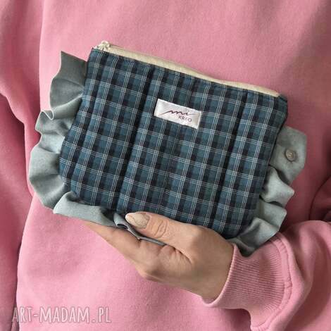 kosmetyczka w kratkę z falbanką saszetka styl nowoczesny, upcykling