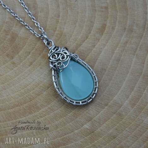 agata rozanska wisiorek z błękitnym chalcedonem, wire wrapping, stal