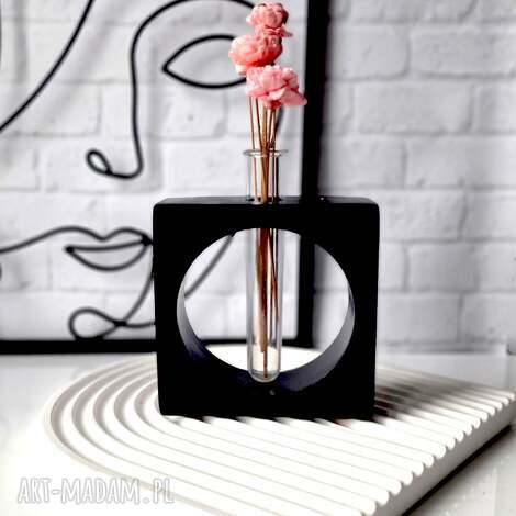 Czarny minimalistyczny wazon z probówką No 2 - ozdoba stołu handmade
