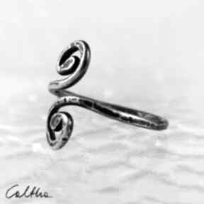 Zawijasy i - srebrny pierścionek 180124 -03 caltha pierścień - srebro - uniwersalny