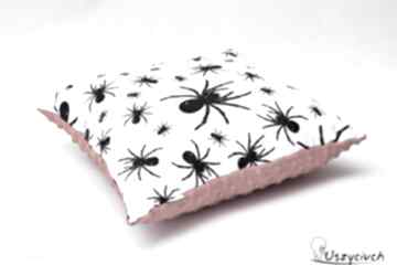 straszna ozdoba na halloween czerwona poduszki uszyciuch w pająki, z pająkami, owady, spider