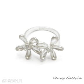 Subtell II white - pierścionek srebrny venus galeria srebro, biżuteria, kwiatki
