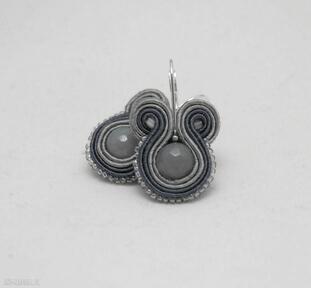 Kolczyki sutasz z agatami si su soutache, małe, szare, granatowe, eleganckie, sznurek