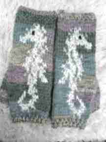 Mitenki kolorowe z konikiem morskim rękawice na drutach jesienne handmade rękawiczki eve made