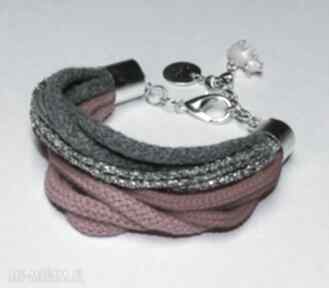 Szaro różowo srebrna bransoletka ze sznurków bawełnianych i poliestrowych świnka, sznurek