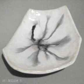 Patera„ geometryczna magnolia” ceramika santin unikatowa, wnętrze