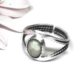 Opal z etiopii wioleta hajcz srebro, pierścionek, biżuteria