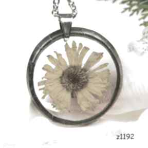 Z1192 naszyjnik z żywicy suszonymi kwiatami herbarium jewelry z real flower, z terrarium
