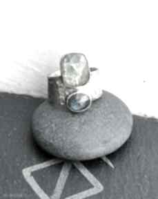 Dwa oblicza kyanitu - srebrny pierścionek z kyanitem ewasko, kyanit, kamień fasetowany