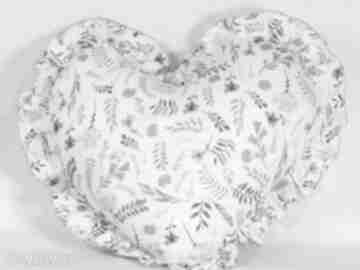 Poduszka serce z falbanką akwarelowe kwiatki pokoik dziecka