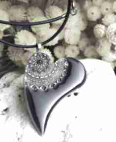 Kobaltowy naszyjnik z wisiorkiem w kształcie serca zawieszka asymetryczne serduszko
