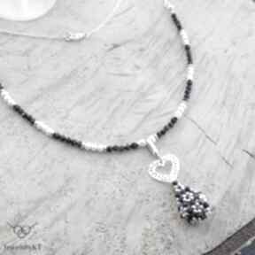 Szafirowa kropla z sercem - naszyjnik jewelsbykt srebrny, biżuteria z perłami, z kamieniami