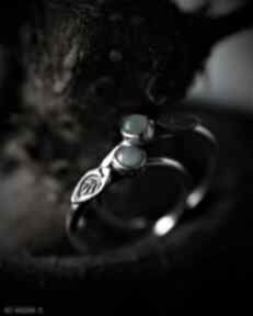 Srebrny pierścionek z listkiem dziki krolik pierścień z minerałem, z agatem, z liściem, listek