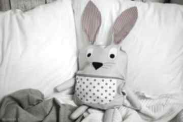 Pożeracz piżamy - królik, schowek na piżakę dla dziecka pracownia lu, pokój