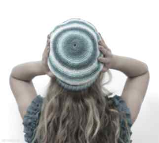 Beret czapka cieniowana wełniana: prezent: na zimę