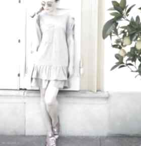 Oversize letnia szara sukienka z falbanami i kieszonką m agagu, dresowa, z falbaną