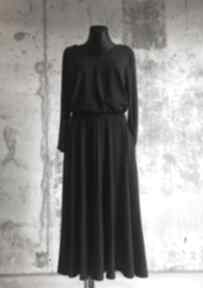 Czarna elegancka sukienka maxi długa lejąca wyszczuplająca