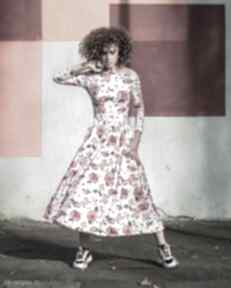 Sandy retro - sukienka w kwiaty milita nikonorov elegancka, koktajlowa, wygodna