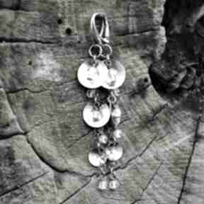 Kryształ górski z miseczkami magdalena markowicz, srebro oksydowane, biżuteria autorska