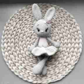 króliczek balerina dla dziecka zwooczki królik, przytulanka, szydełkowy, maskotka, prezent