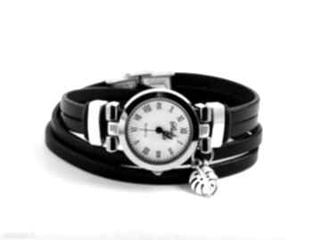 Zegarek - bransoletka z zawieszkami, skórzany pasek zegarki megi mikos, damski, z monsterą