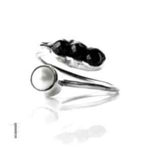i perła - pierścionek regulowany miechunka srebrny, metaloplastyka srebro, spinele, naturalna