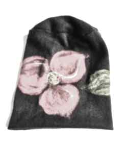 Czapka czarna wełniana filcowana zimowa handmade w kwiaty na podszewce - rozmiar uniwersalny