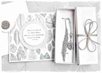 Zestaw prezentowy na dzień nauczyciela - monstera scrapbooking kartki wrzosowisko zakładka