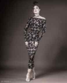 Julia w - dopasowana sukienki milita nikonorov elegancka, panterkę, otyginalna, efektowna