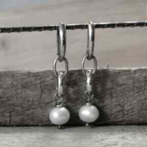 Kolczyki z pereł łańcuszkami irart srebro oksydowane, perła - 925