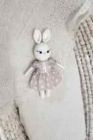 Króliczek w sukience - wzór 2 lalki metrique na szydełku, prezent dla dziecka, przytulanka